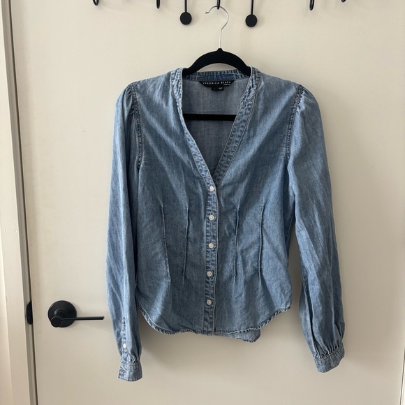 Veronica Beard Sedona Chambray Denim Blouse Sz 4 Quiet Luxury Coastal Feminine - Picture 5 of 12